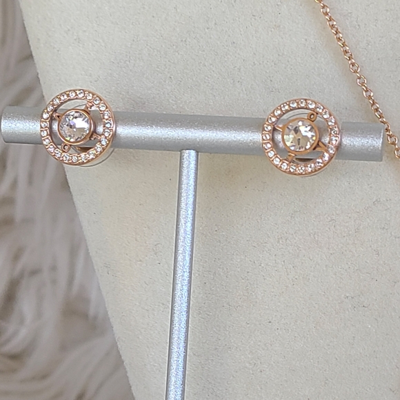 Swarovski Admiration Round White Crystals Rose Gold- Like New In Box No Tags - Picture 9 of 10